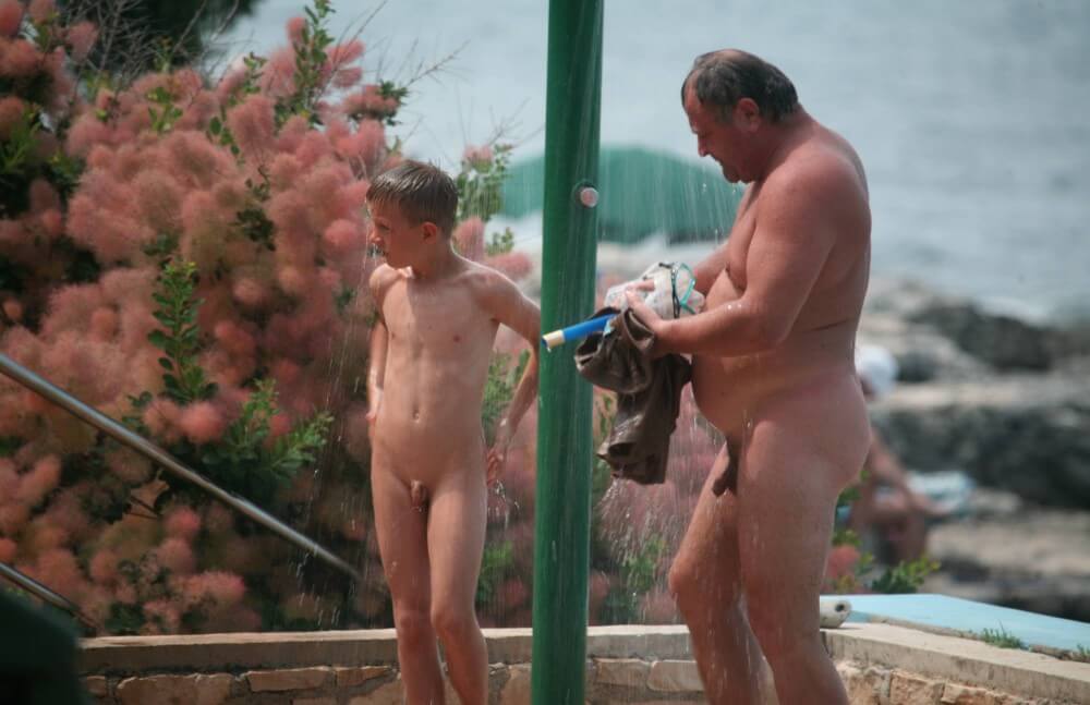 Naturist Shower Profiles pics - What is naturist tourism