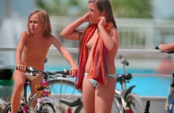 Water Locations Photo Set 3 - The natural beauty of the body is revealed in nudism