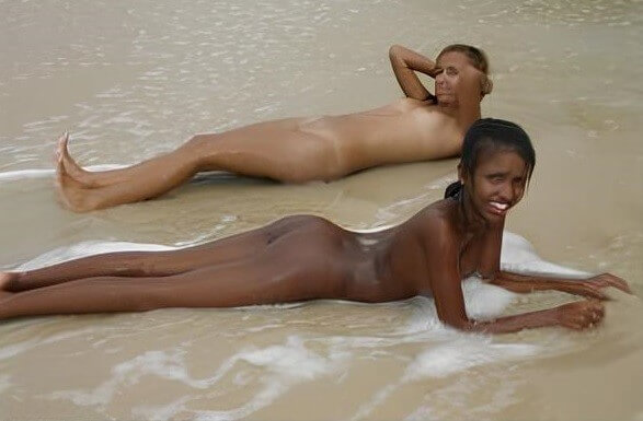 Brazilian Nudists # 1 pics - Promoting nudism to the masses