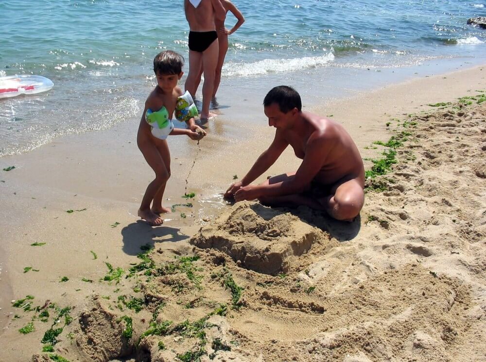 Bulgarian Sandy Paint Over - Spontaneous Nudism Thrives