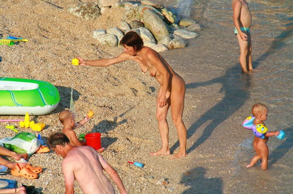 Ula Naturists Beach photo gallery - The natural beauty of the body is one of the goals of naturism and nudism