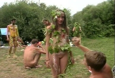 Enature - Mother Naturists - Nudism strengthens health and self-esteem