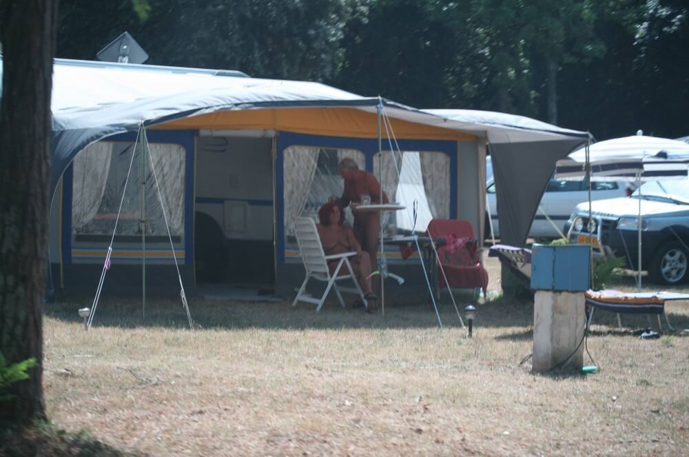 Avila FKK Camping Ground pics - Differences between nudists and naturists