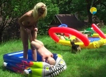Naturist Freedom: Not only Skipping Ropes - Sincerity is the foundation of the nudist lifestyle