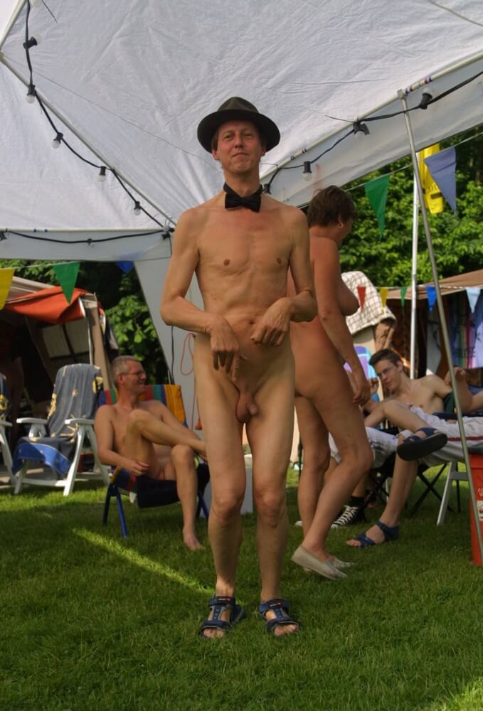 Holland Show and Relaxation - Nudism fosters trust if you are sincere