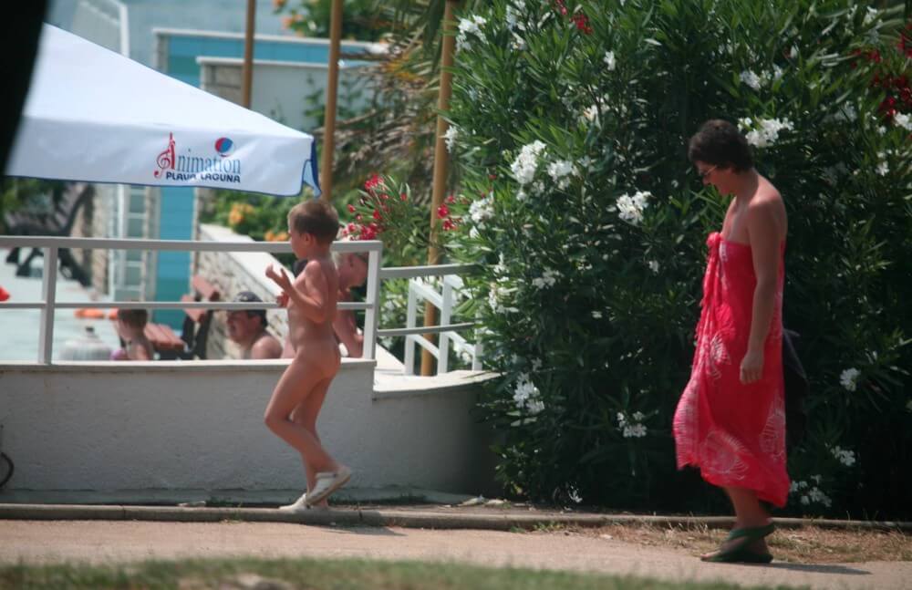 Naturist Pool Walkaround pics - The practice of nudism promotes freedom from fears and insecurities