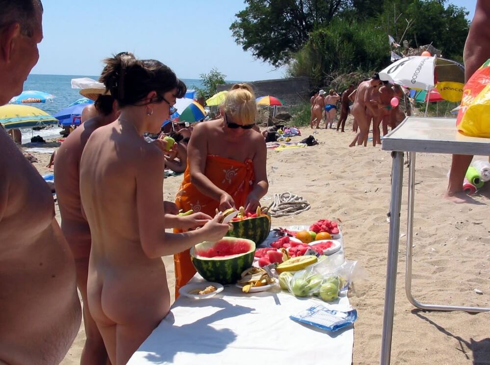 Bulgarian Nude Day Preps pics - It helps people understand that the naked body is not an object to be judged