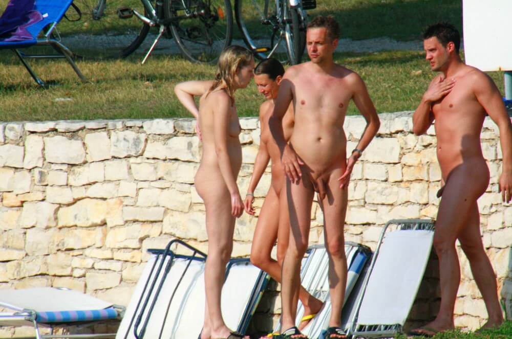 Ula FKK Couples Profile pics - Nature fills the naked body with energy and inspiration