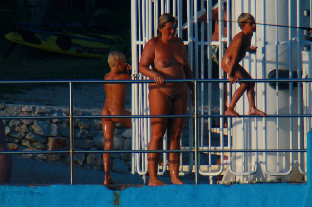 Uka FKK Water Play - Naturists value harmony with nature and a simple way of life