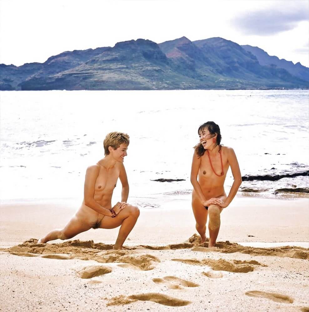 Retro naturism photos - Minimizing clothing or nudism