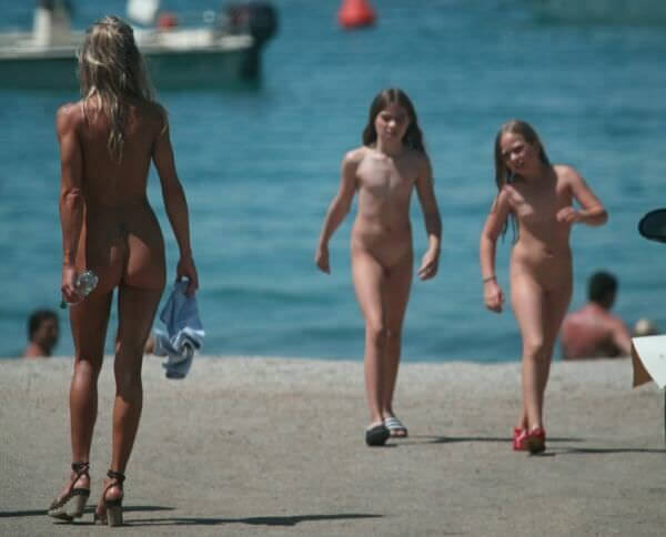 The nudism country photos - Nudists value simplicity and openness