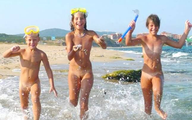 Naturism photo gallery # 27 - Those wishing to register as nudists