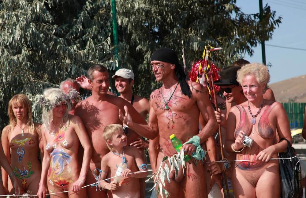 Naturist Day From Behind pics - Travel and tours incorporating elements of the naturist lifestyle