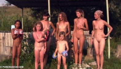 Coastral Paradise Full HD - Nudists appreciate and love nature