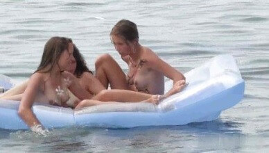 Body Art Nudist Beach 2 video Full HD - Nudism helps strengthen friendships
