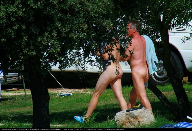 A Quick Swim In The Lake-Avilia Big gallery - Naturism implies a life free of unnecessary problems