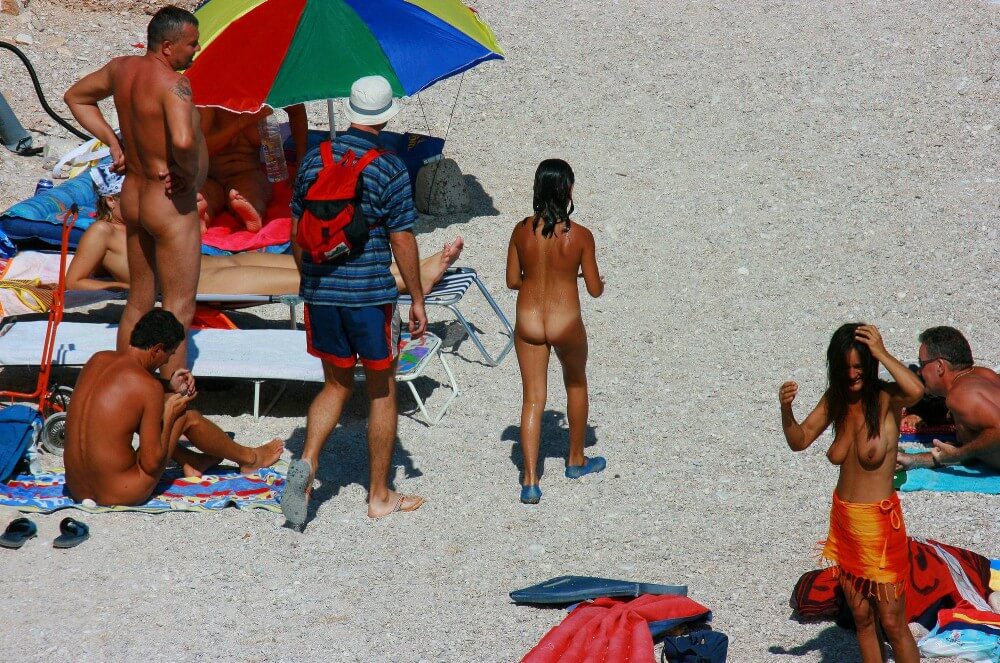 Uka FKK Beach Parenting Nudist beach pics - Nudism is an expression of freedom and individuality