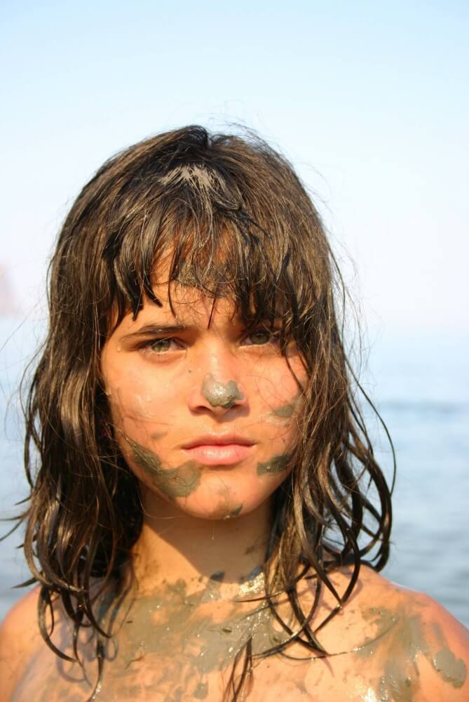 Courageous Naturist Girl pics - In our home, we are all nudists