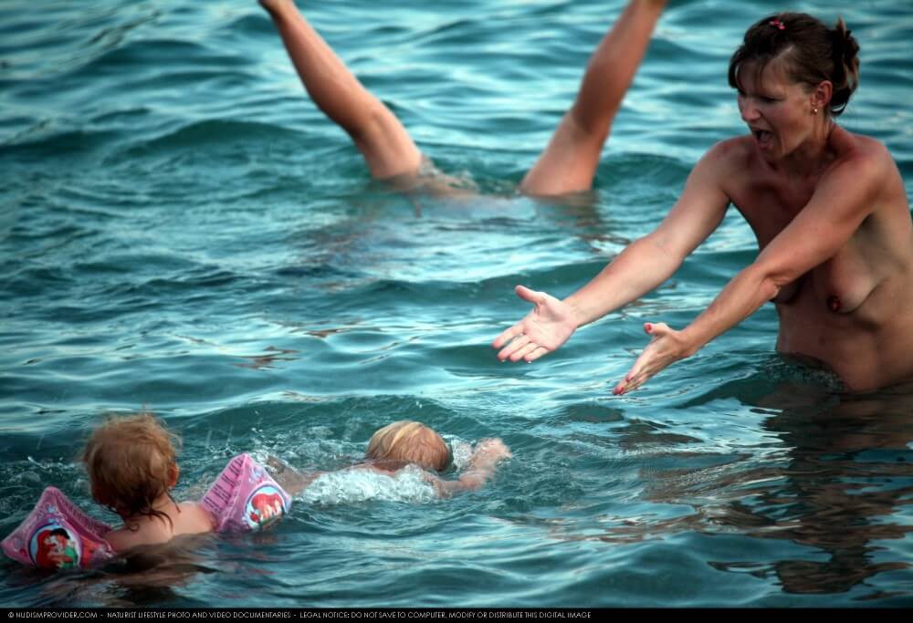 Water Locations Photo Set 6 - Nudism promotes respect for the environment