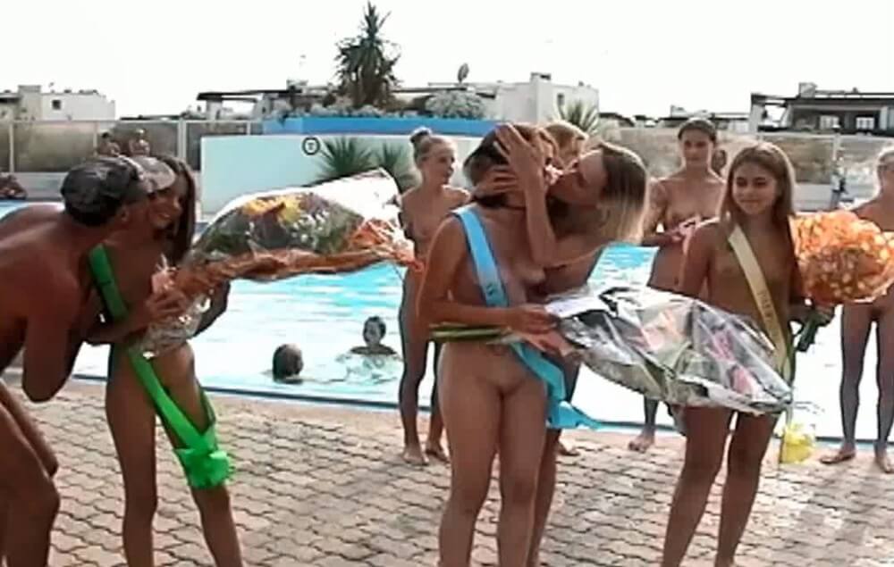 Nudist girls beauty contest video France - Sunat Natplus HD - Nudism promotes happiness and well-being