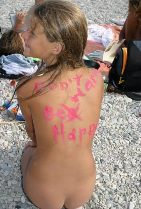 Osez vivre nu… Documentary naturism - Nudism teaches respect for the body and nature
